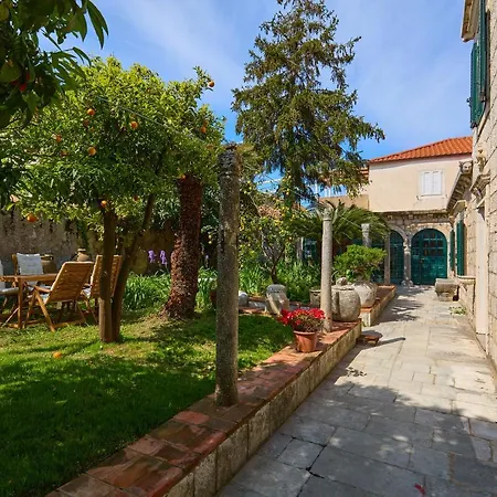 Legacy Apartment *